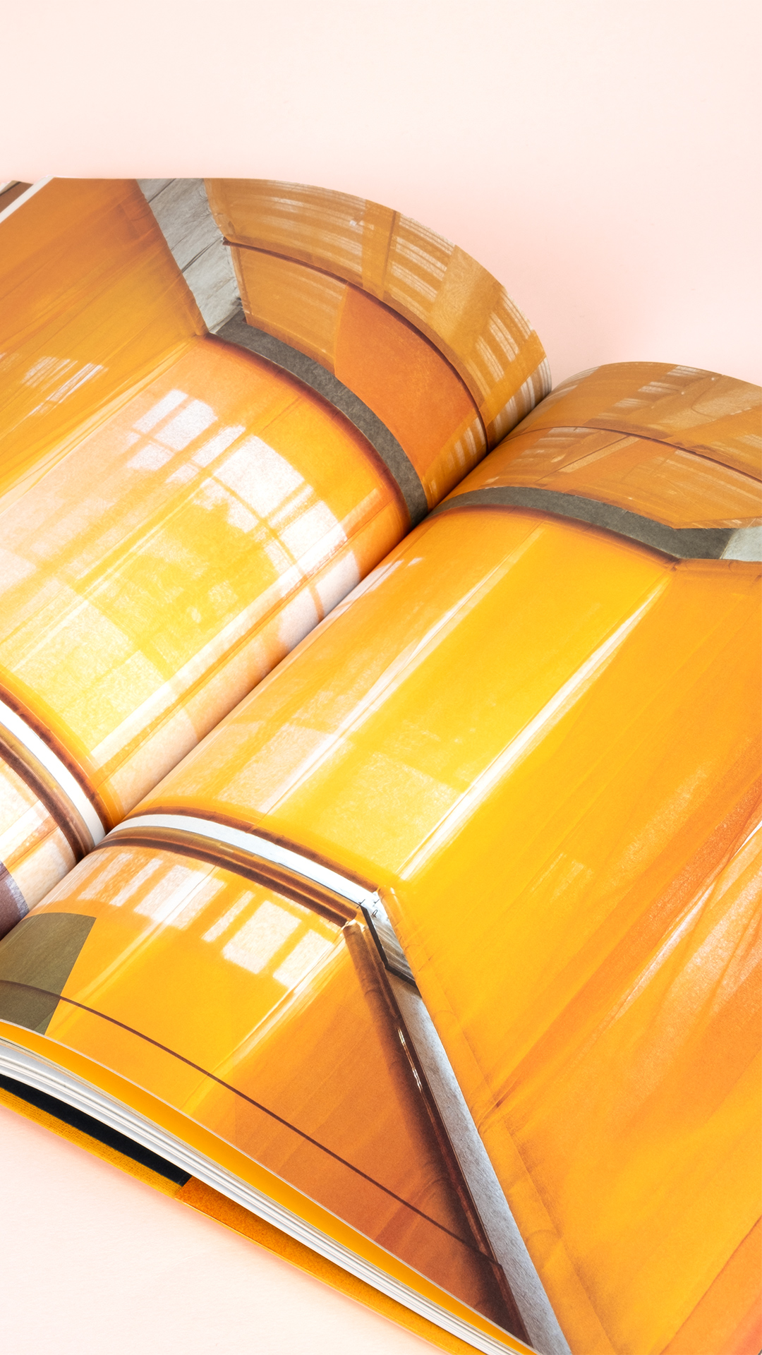 Veuve Cliquot, Solaire Culture —Catalog GR20 design graphique signaletique paris branding graphic fashion food drinks culture luxury architecture