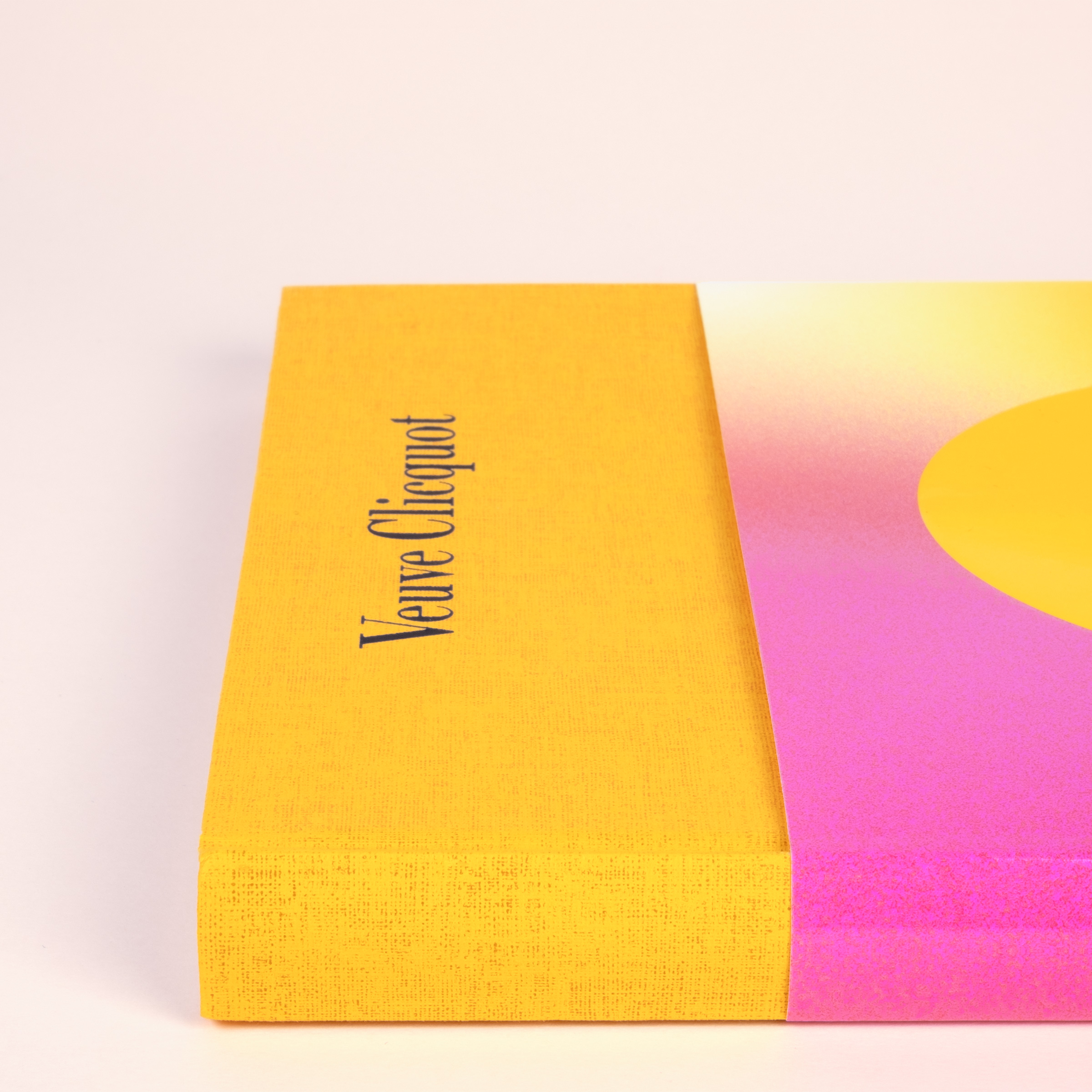 Veuve Cliquot, Solaire Culture —Catalog GR20 design graphique signaletique paris branding graphic fashion food drinks culture luxury architecture