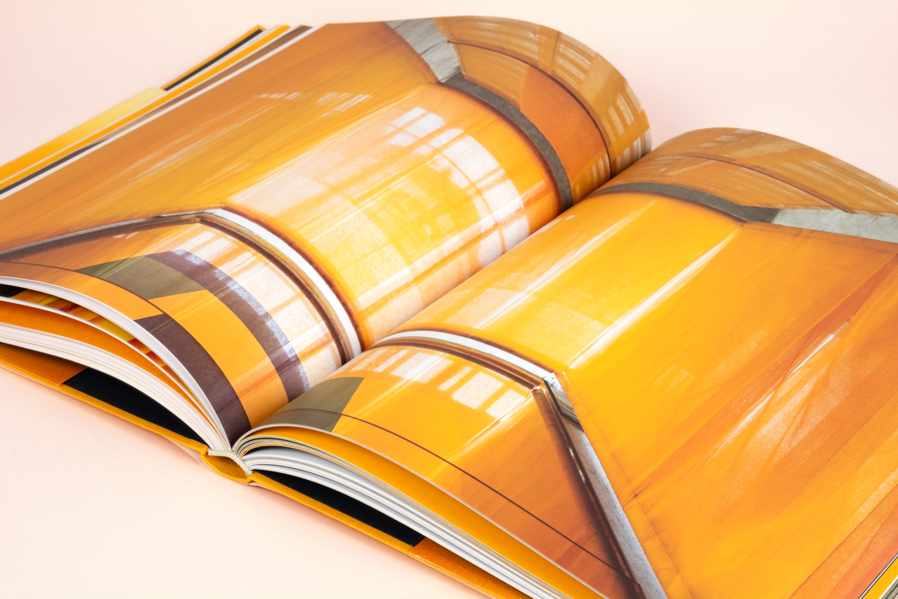 Veuve Cliquot, Solaire Culture —Catalog GR20 design graphique signaletique paris branding graphic fashion food drinks culture luxury architecture