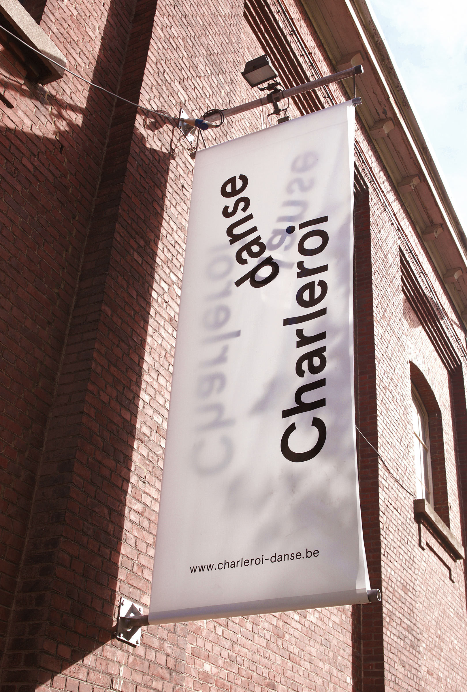 Charleroi Danse —Les Ecuries GR20 design graphique signaletique paris branding graphic fashion food drinks culture luxury architecture