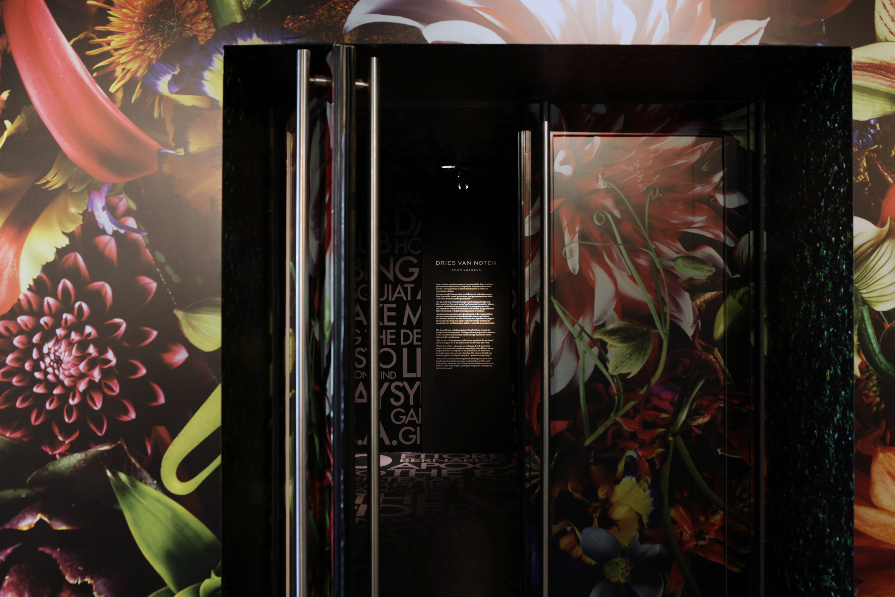 Dries Van Noten GR20 design graphique signaletique paris branding graphic fashion food drinks culture luxury architecture