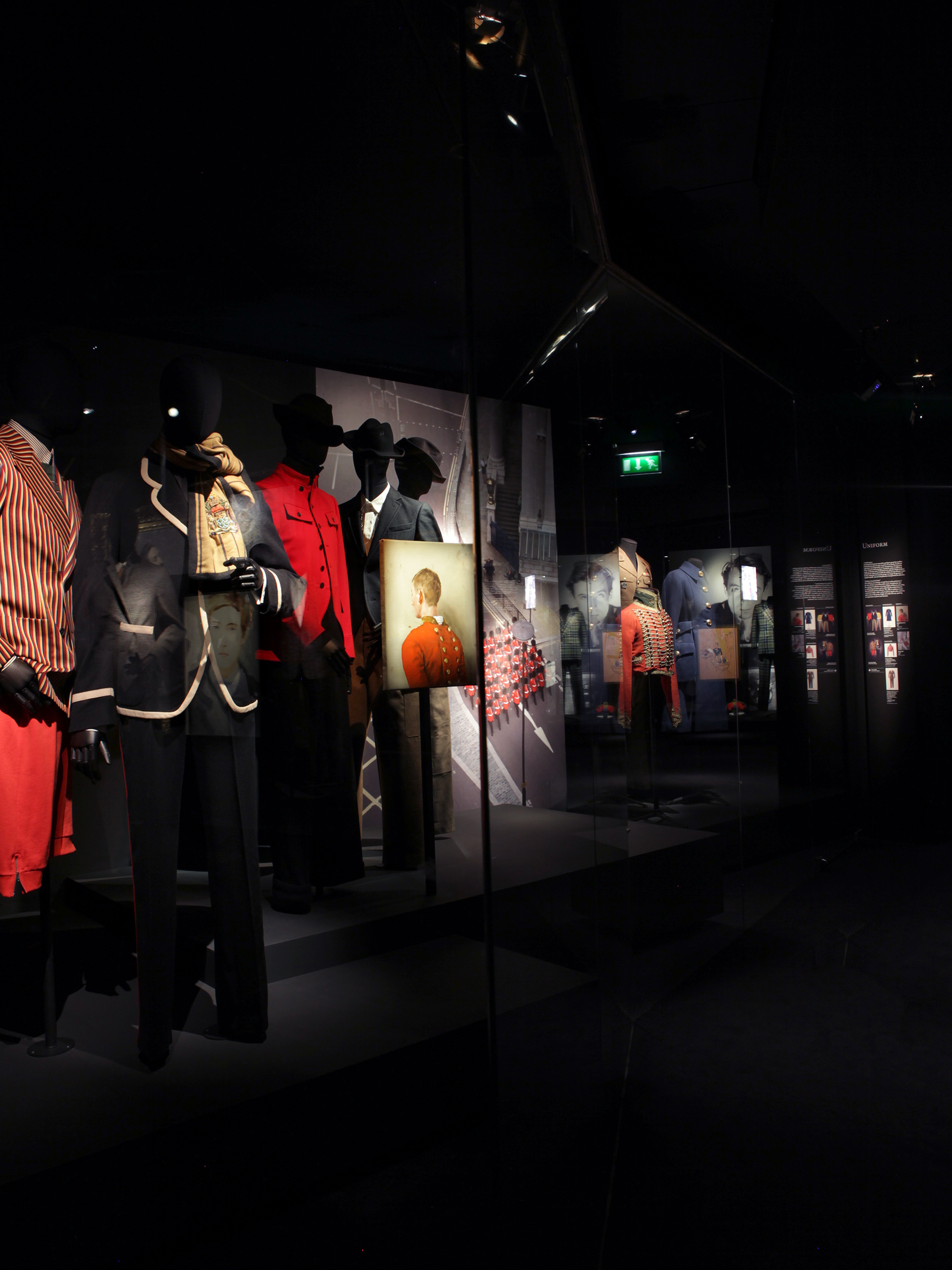 Dries Van Noten GR20 design graphique signaletique paris branding graphic fashion food drinks culture luxury architecture