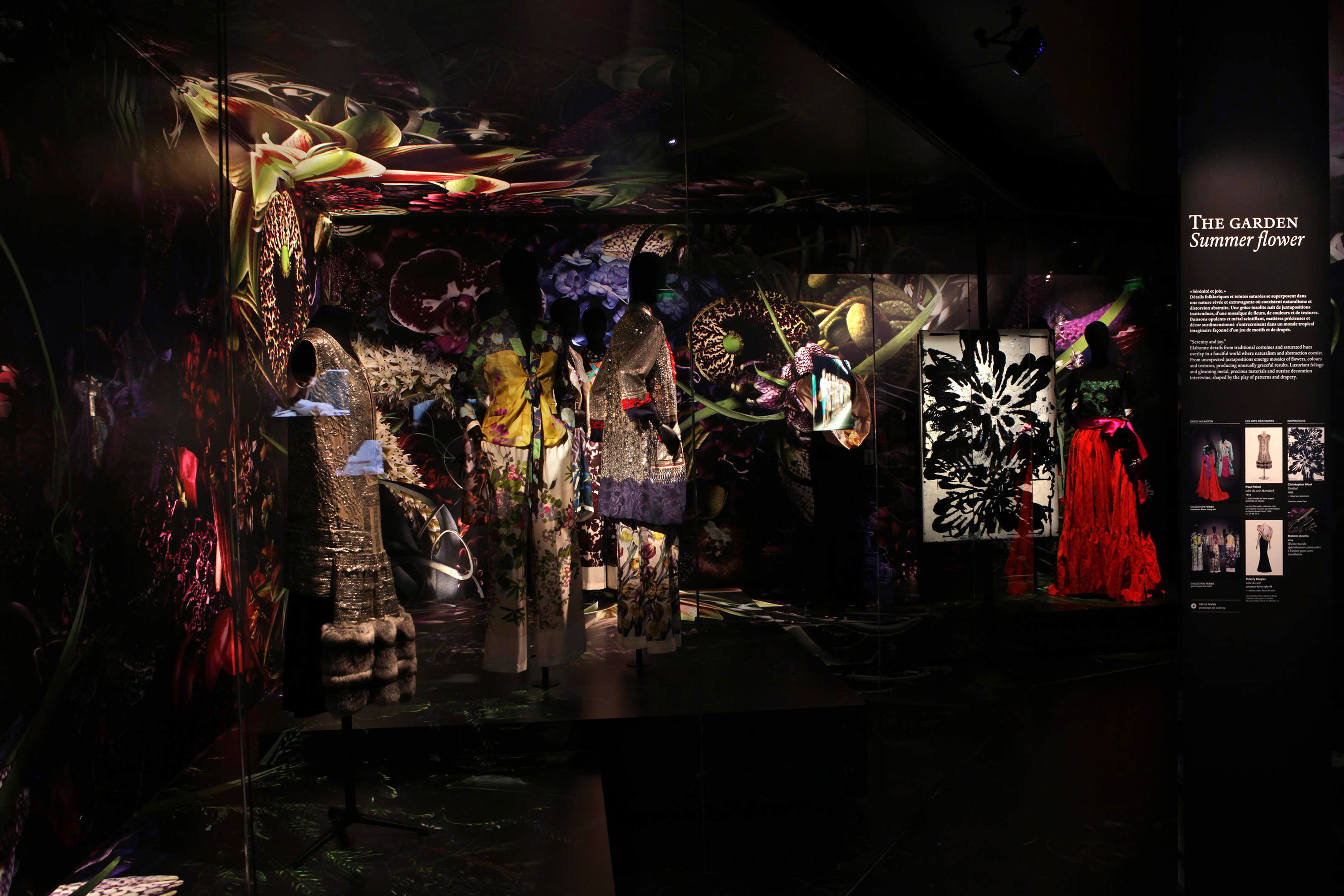 Dries Van Noten GR20 design graphique signaletique paris branding graphic fashion food drinks culture luxury architecture