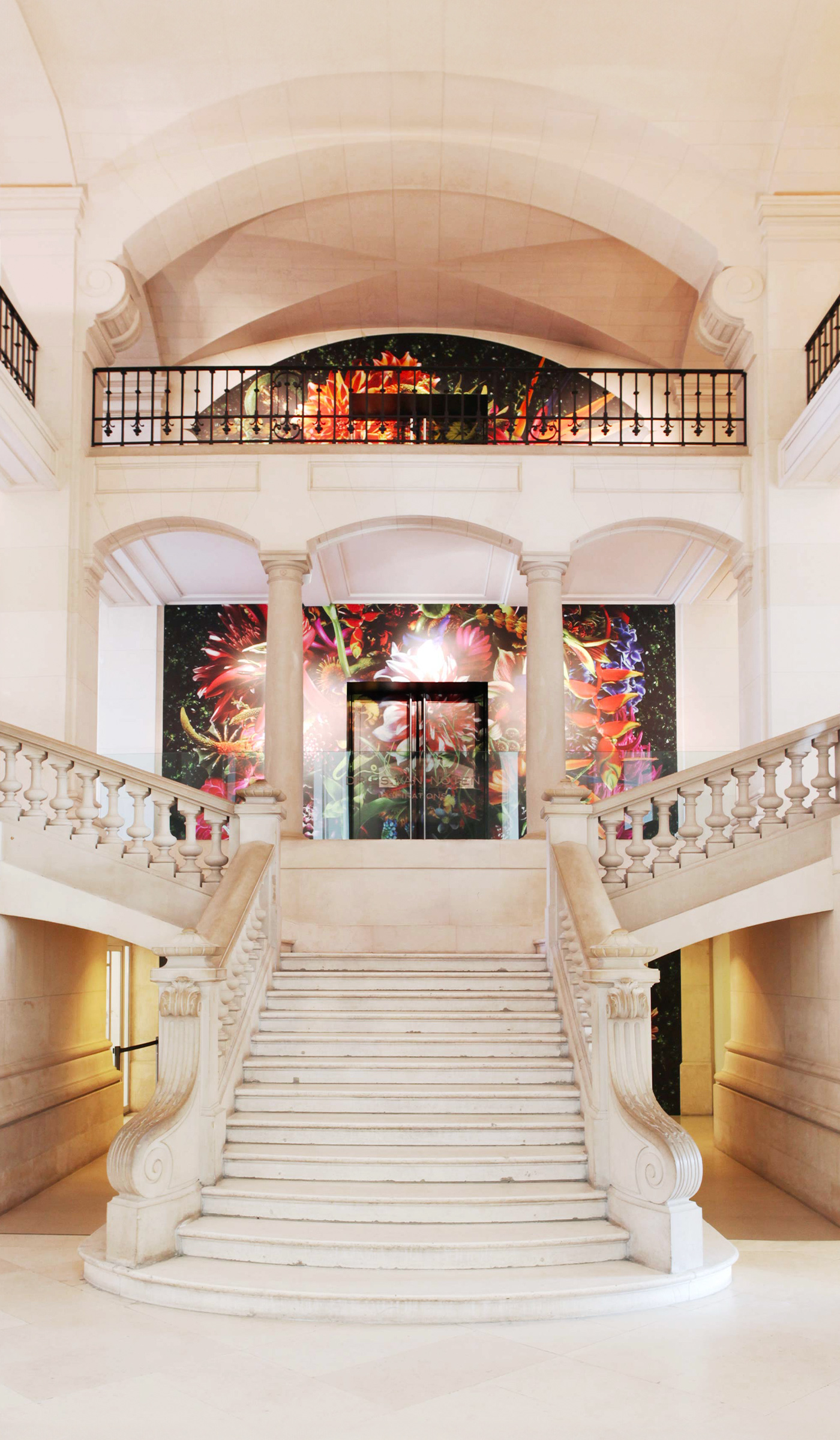 Dries Van Noten GR20 design graphique signaletique paris branding graphic fashion food drinks culture luxury architecture