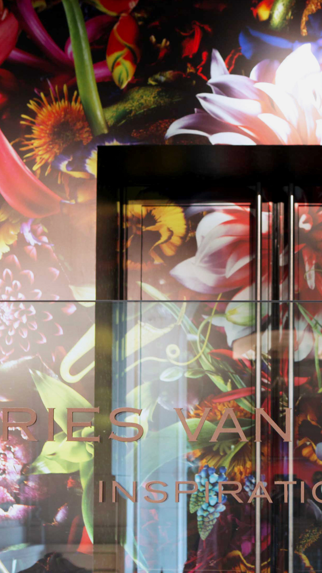 Dries Van Noten GR20 design graphique signaletique paris branding graphic fashion food drinks culture luxury architecture