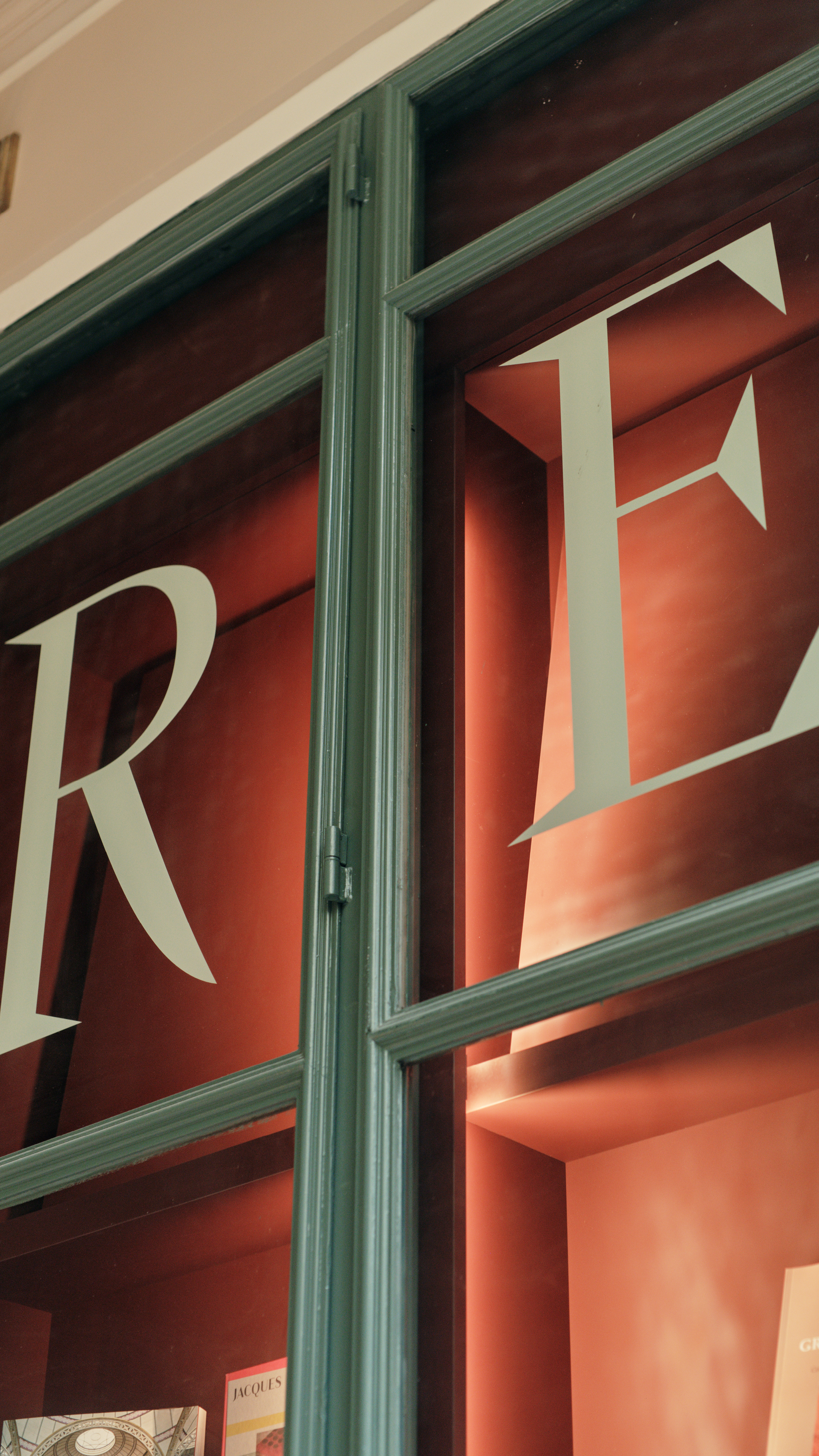 Institut national d'histoire de l'art GR20 design graphique signaletique paris branding graphic fashion food drinks culture luxury architecture