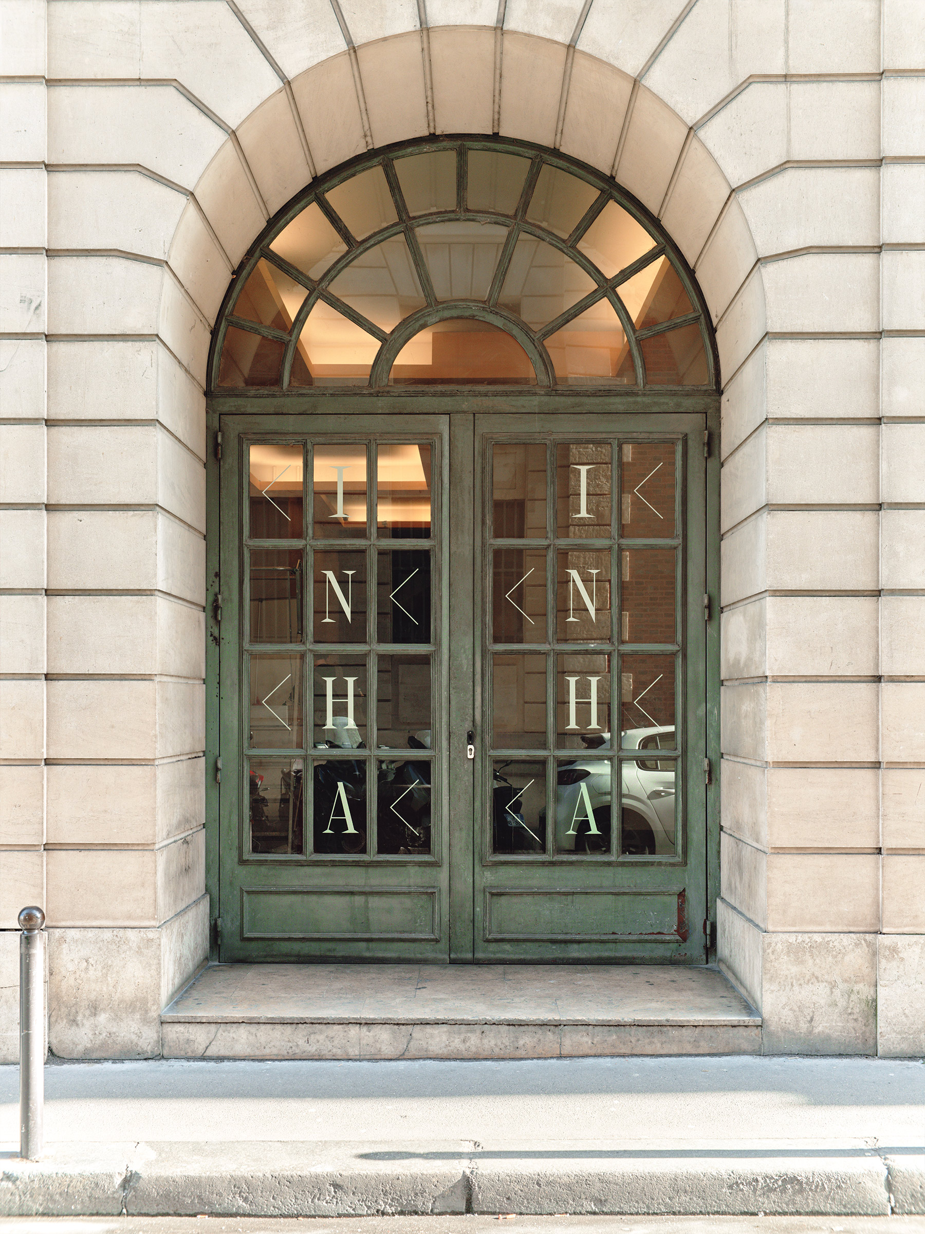 Institut national d'histoire de l'art GR20 design graphique signaletique paris branding graphic fashion food drinks culture luxury architecture