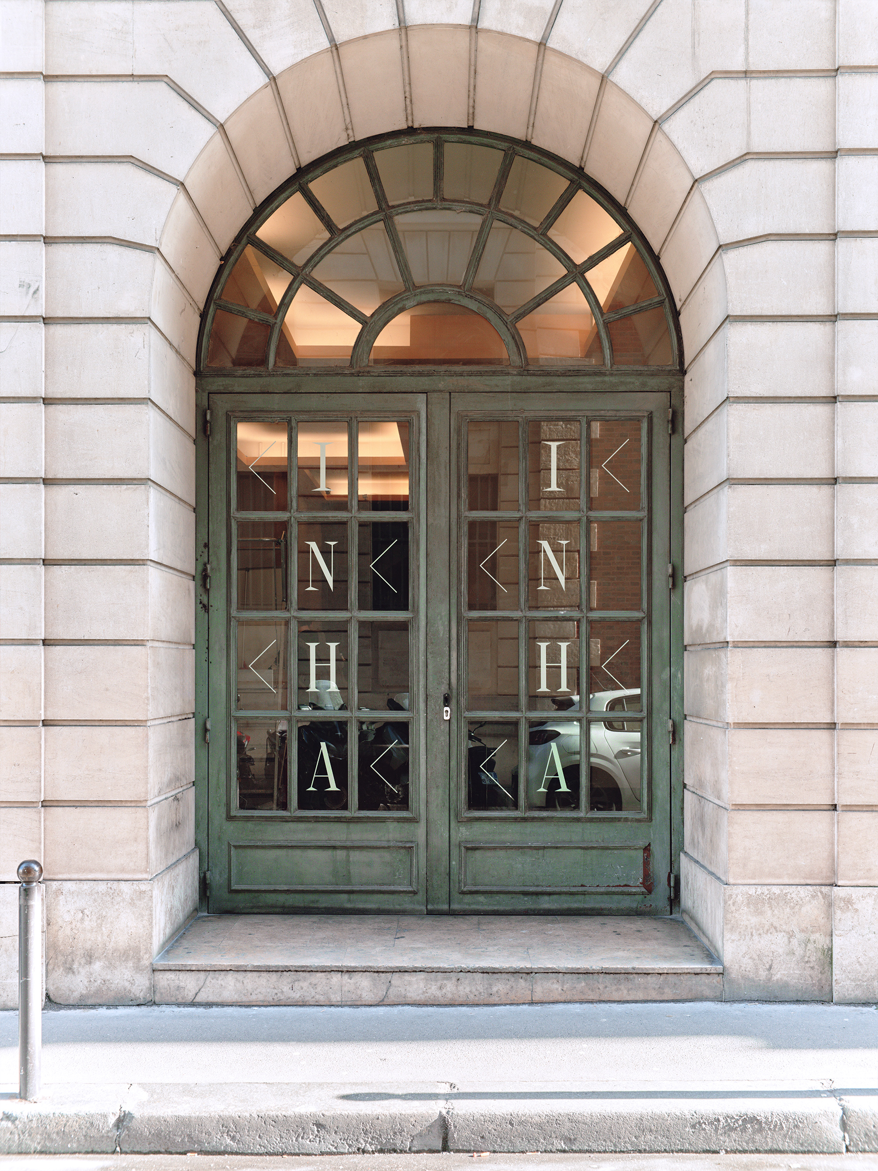 Institut national d'histoire de l'art GR20 design graphique signaletique paris branding graphic fashion food drinks culture luxury architecture