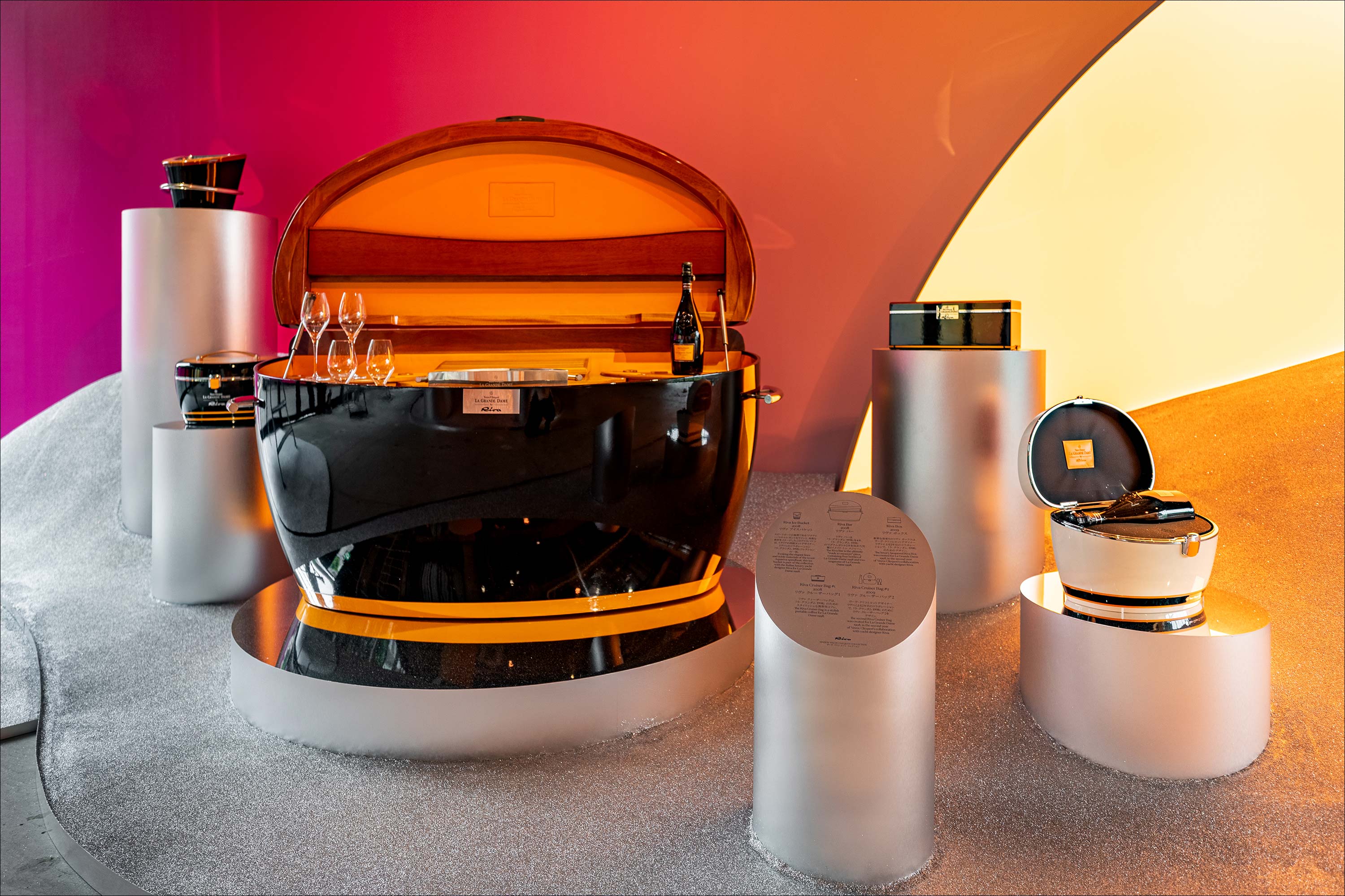 Veuve Clicquot, 250 ans —Tokyo GR20 design graphique signaletique paris branding graphic fashion food drinks culture luxury architecture