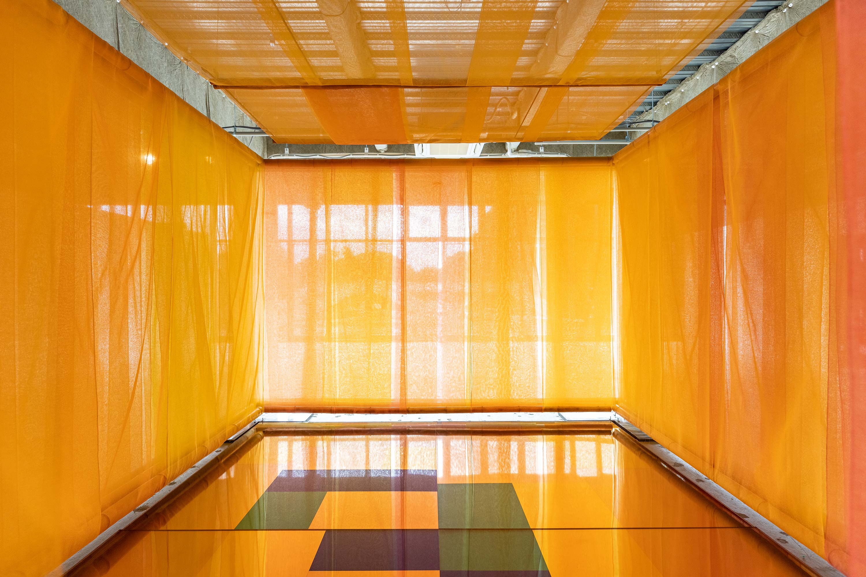 Veuve Clicquot, 250 ans —Tokyo GR20 design graphique signaletique paris branding graphic fashion food drinks culture luxury architecture