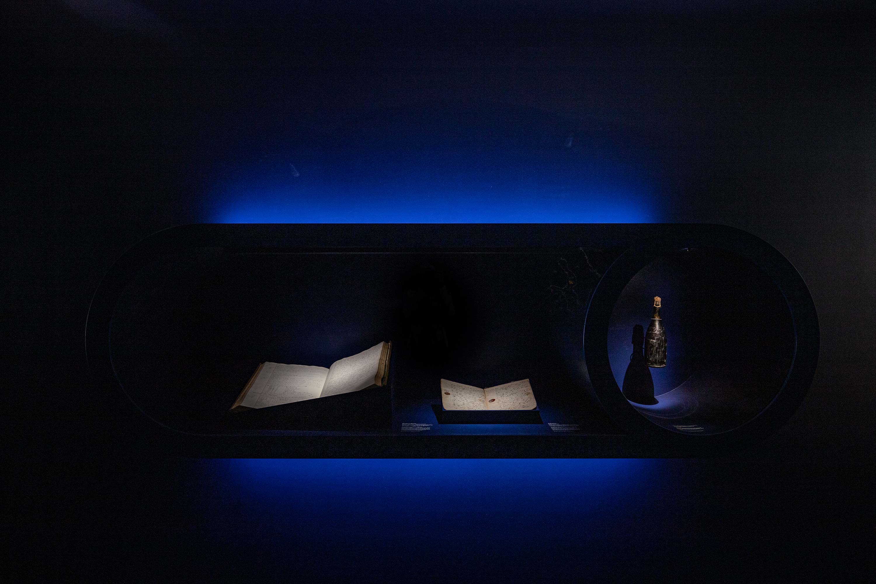 Veuve Clicquot, 250 ans —Tokyo GR20 design graphique signaletique paris branding graphic fashion food drinks culture luxury architecture