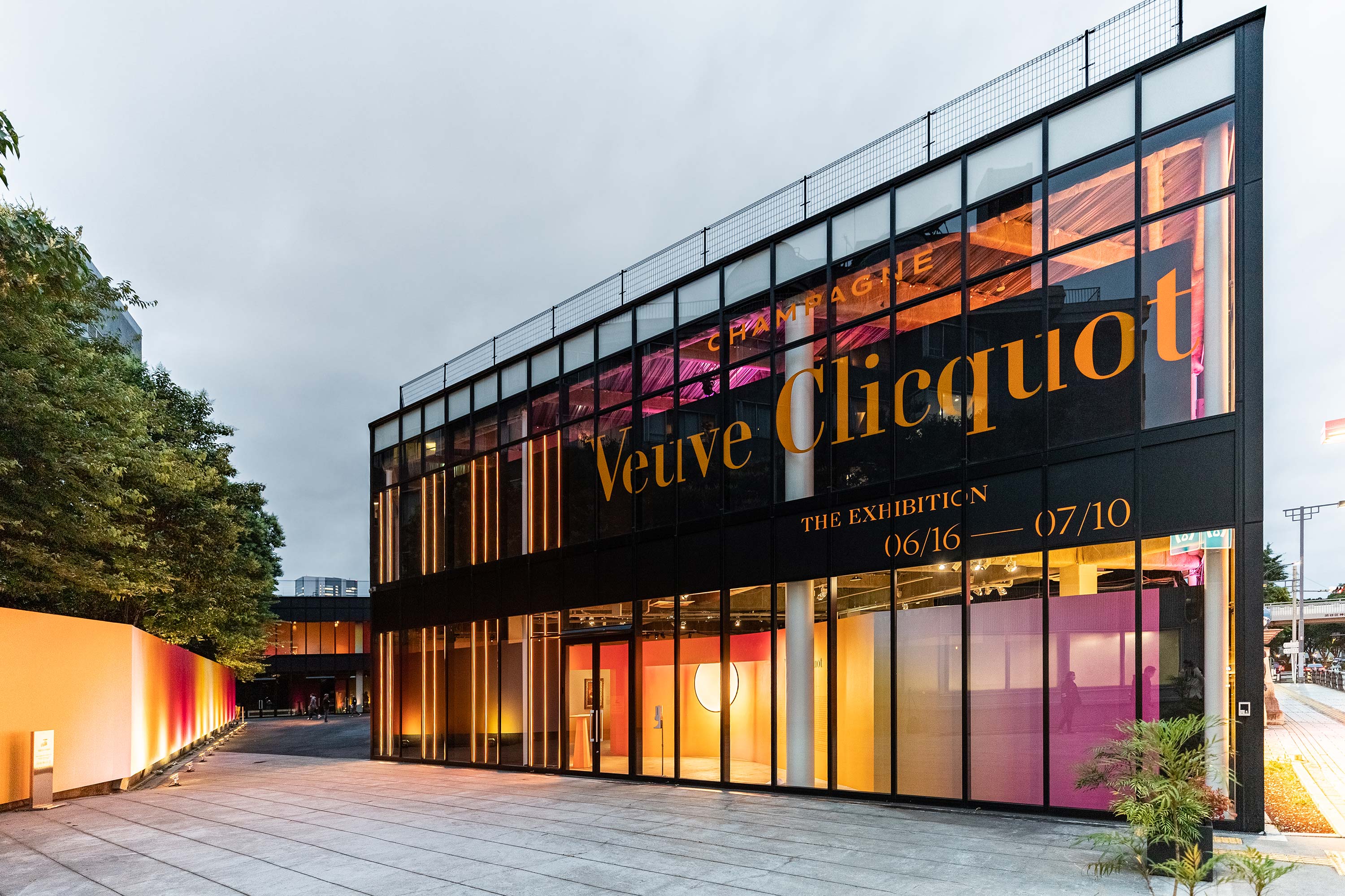 Veuve Clicquot, 250 ans —Tokyo GR20 design graphique signaletique paris branding graphic fashion food drinks culture luxury architecture 