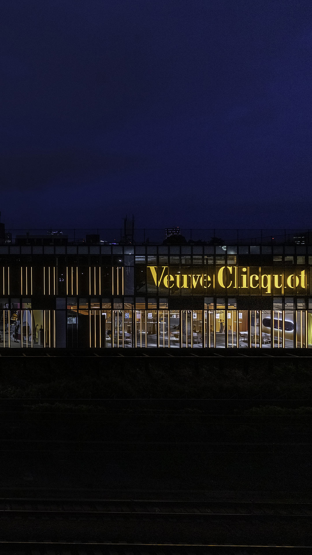 Veuve Clicquot, 250 years —Tokyo GR20 design graphique signaletique paris branding graphic fashion food drinks culture luxury architecture