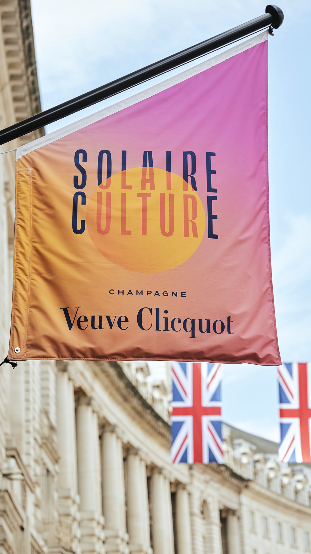 Veuve Clicquot, 250 ans —Londres GR20 design graphique signaletique paris branding graphic fashion food drinks culture luxury architecture 