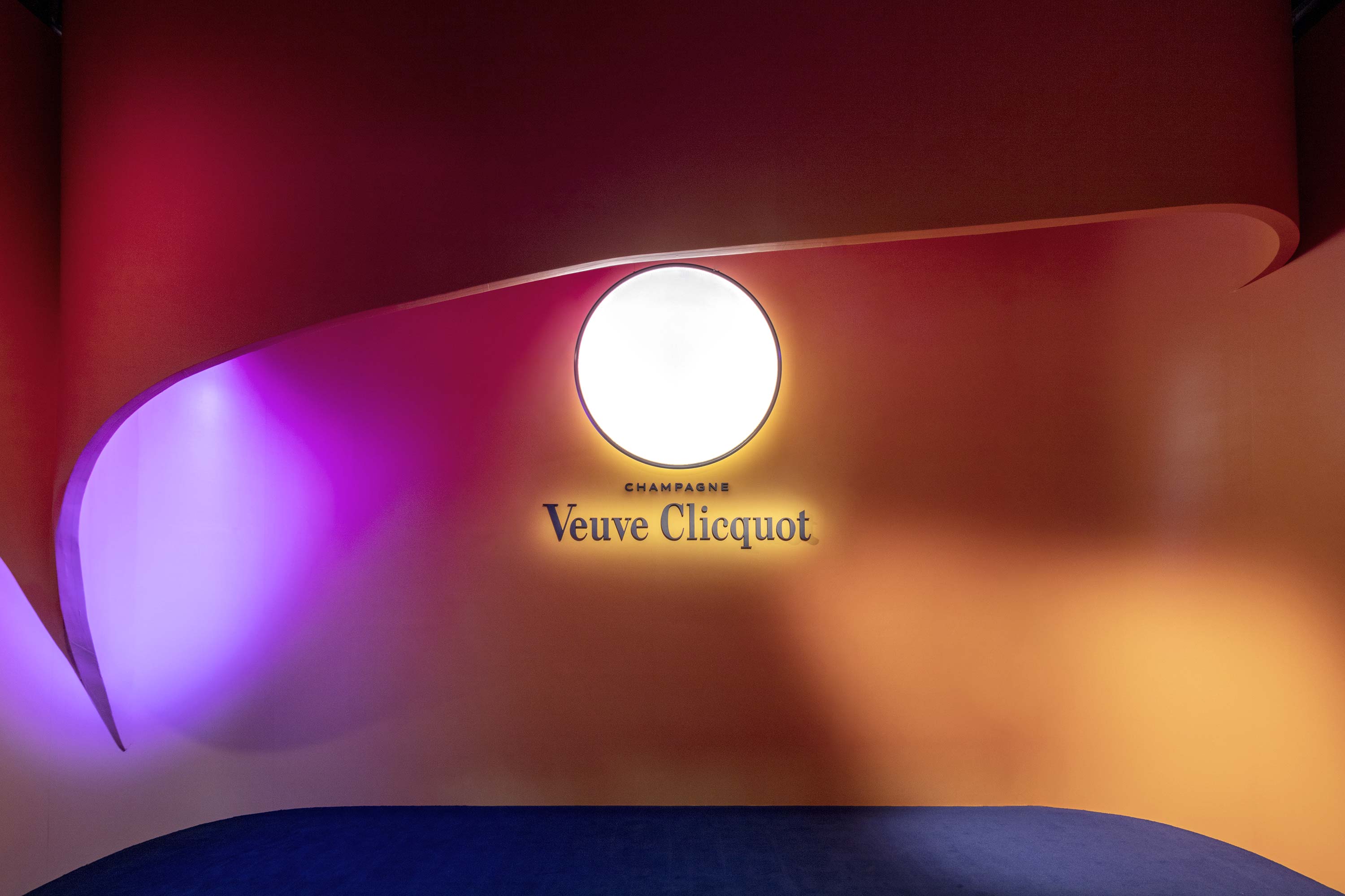 Veuve Clicquot, 250 ans —Los Angeles GR20 design graphique signaletique paris branding graphic fashion food drinks culture luxury architecture 