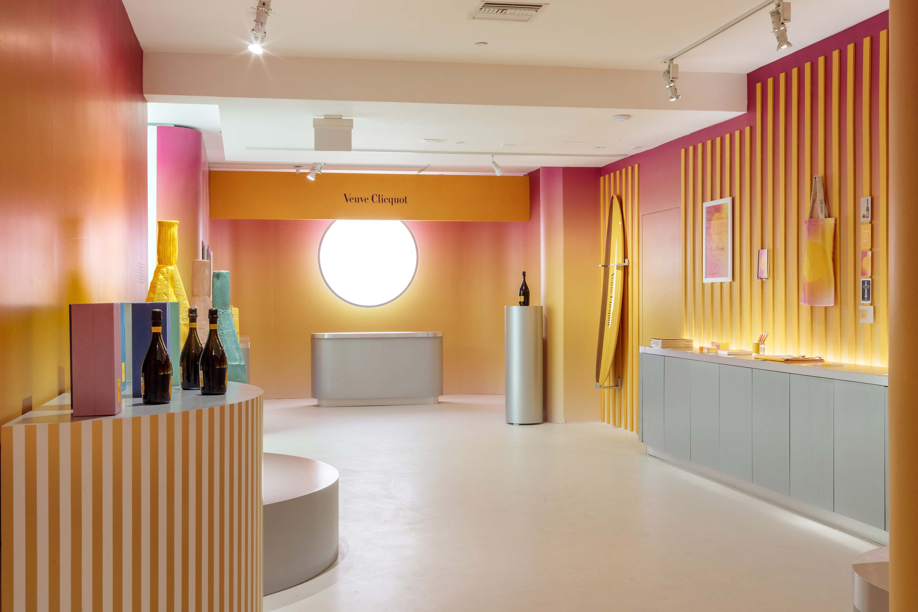 Veuve Clicquot, 250 ans —Los Angeles GR20 design graphique signaletique paris branding graphic fashion food drinks culture luxury architecture 