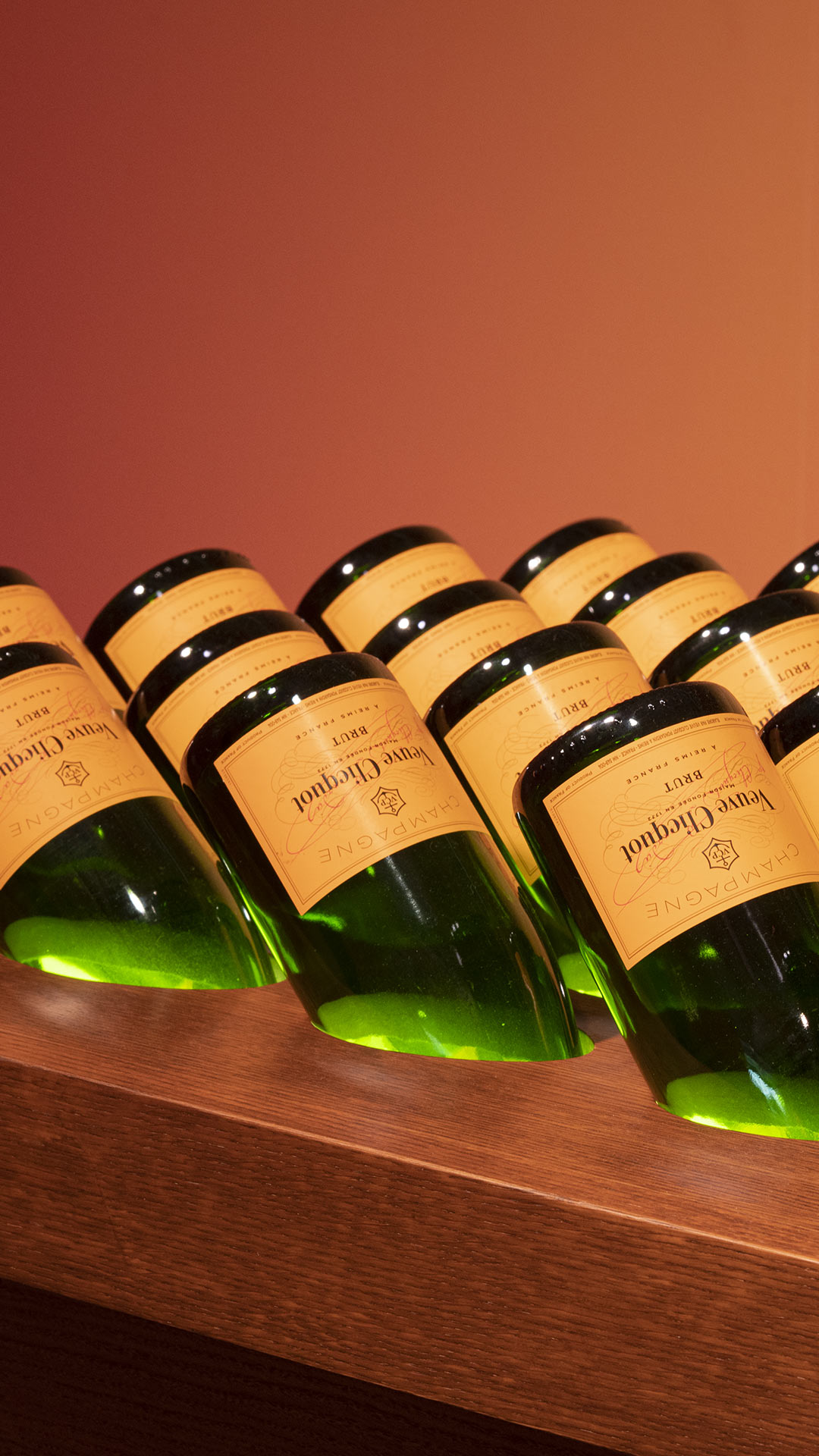 Veuve Clicquot, 250 years —Los Angeles GR20 design graphique signaletique paris branding graphic fashion food drinks culture luxury architecture