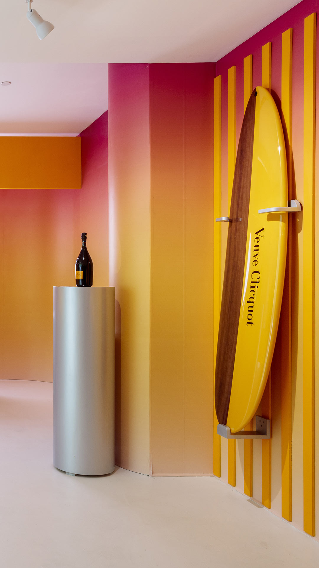 Veuve Clicquot, 250 years —Los Angeles GR20 design graphique signaletique paris branding graphic fashion food drinks culture luxury architecture