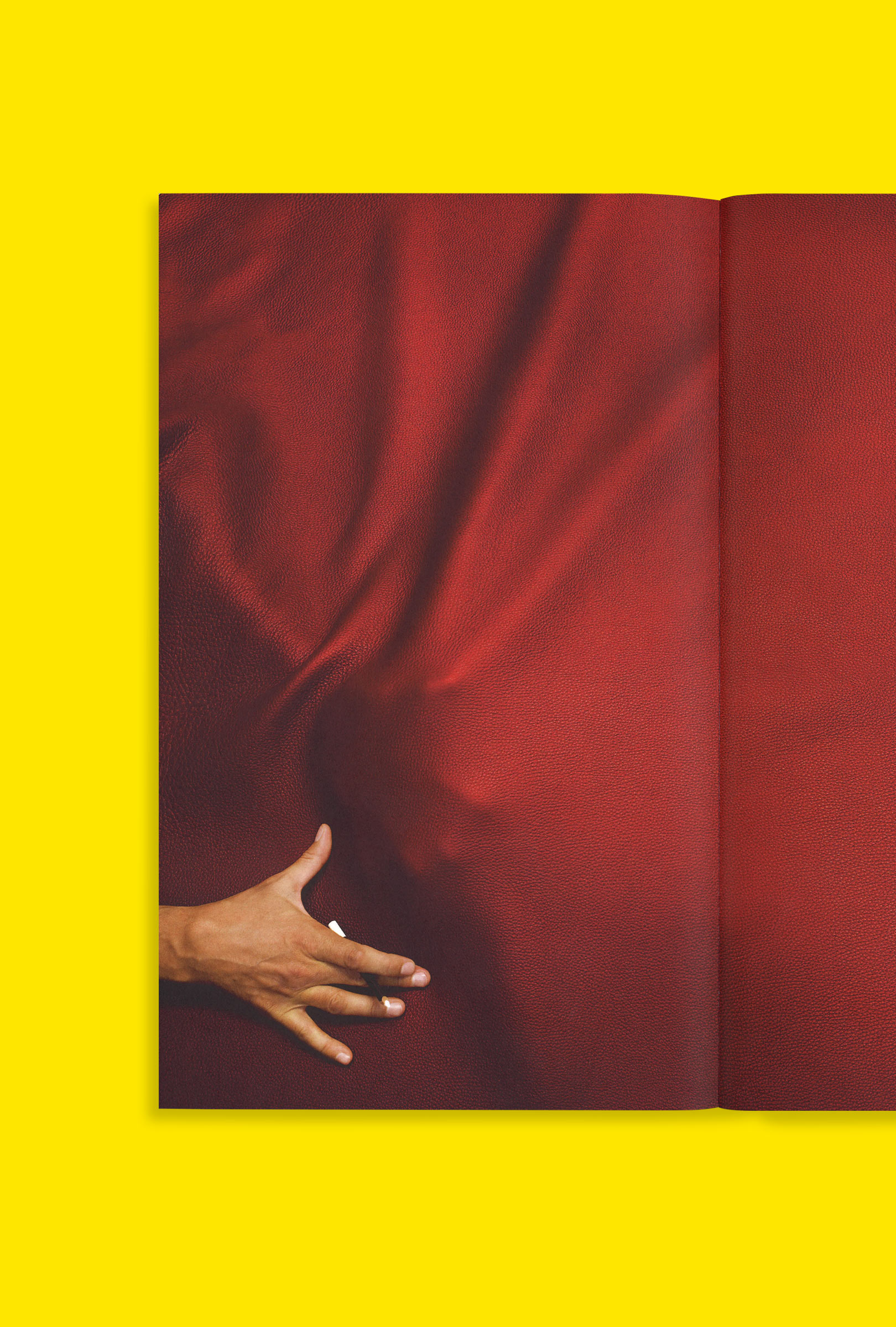 Hermès, Leather Forever GR20 design graphique signaletique paris branding graphic fashion food drinks culture luxury architecture