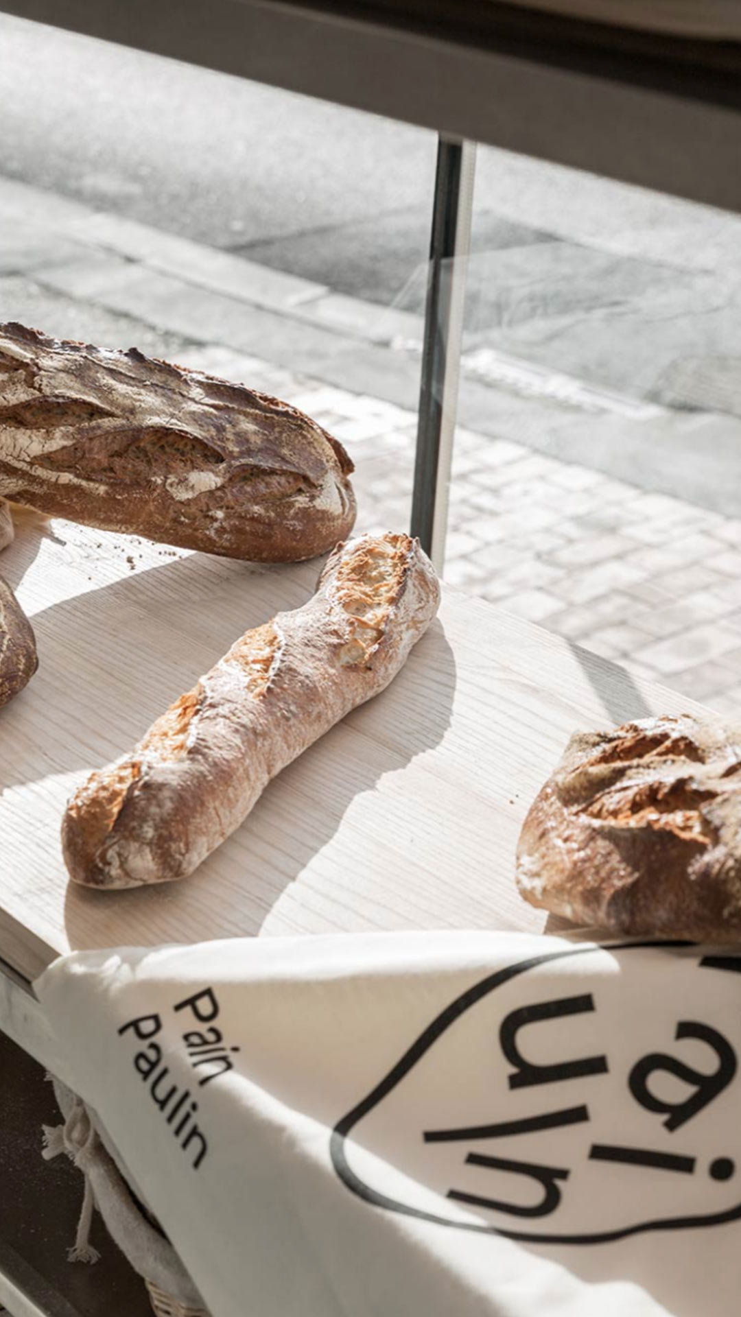 Pain Paulin —Identité GR20 design graphique signaletique paris branding graphic fashion food drinks culture luxury architecture
